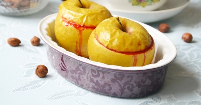 Яблоки запеченные с малиной и орехами