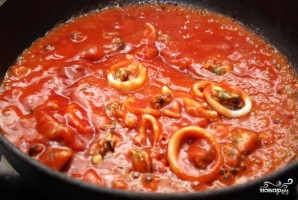 Паста с морепродуктами в томатном соусе - фото шаг 3