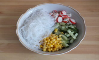 Рецепт приготовления салата с фунчозой и крабовыми палочками