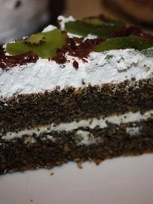 Маковый торт с киви