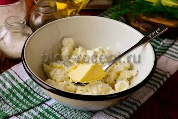 Сырные лепешки на сковороде на молоке