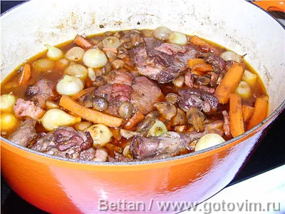 Петух в вине (coq au vin). Фотография рецепта