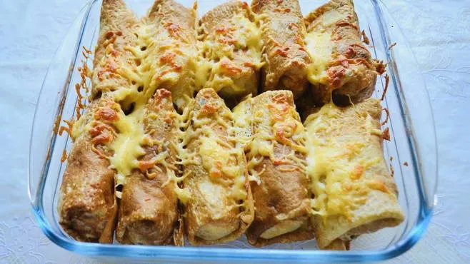 Блины с колбасой и сыром