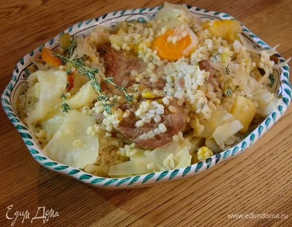 Жаркое из ягнятины с овощами и перловкой