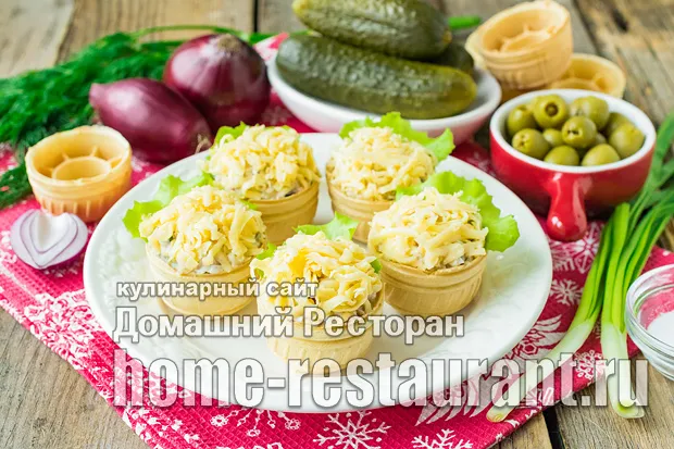 Тарталетки с тунцом консервированным и яйцом и сыром