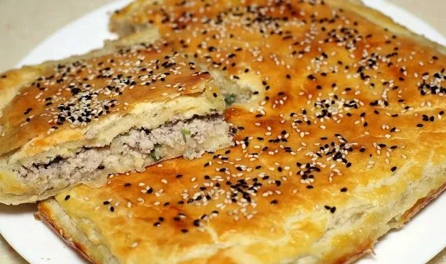 Тесто на сметане для пирога с мясом и картошкой в духовке