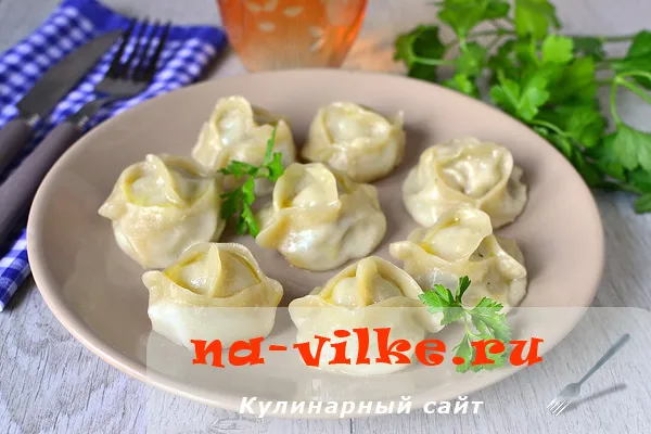 Манты с мясом и картошкой в мультиварке