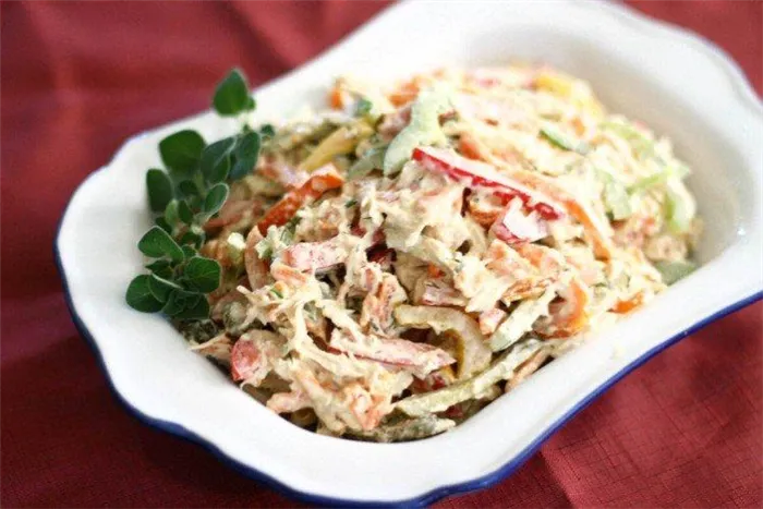 Салат с болгарским перцем и курицей