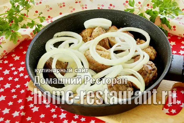 Шашлык на сковороде из свинины